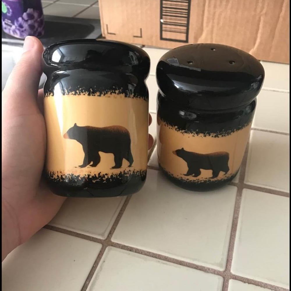 Bushwerks Bear Salt & Pepper Shaker Set